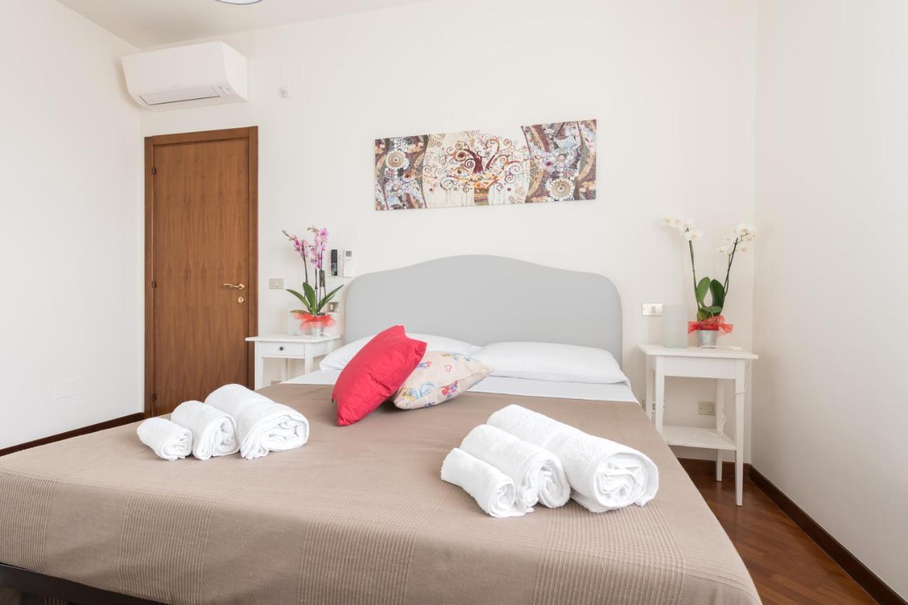 Ellebi B&B Montone  Luaran gambar